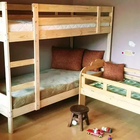 Zozi Csaladi Apartman * 에게르